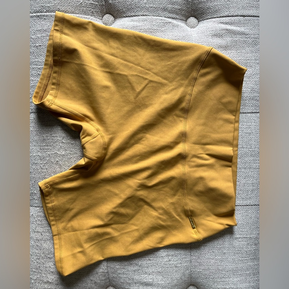 Cleo Harper - size L yellow shorts NWOT